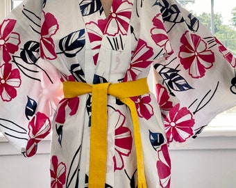 VINTAGE Yucata or Cotton Kimono Pink Floral Print