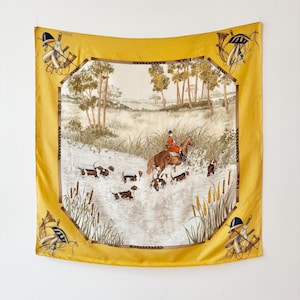 Vintage GUCCI Jagdszene mit Beagles und Pferd Reiter Seiden Twill Carre Schal 33X33 Made in Italy