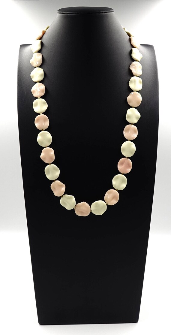 Miriam Haskell Pink And Cream Lucite Wavy Disc Be… - image 2