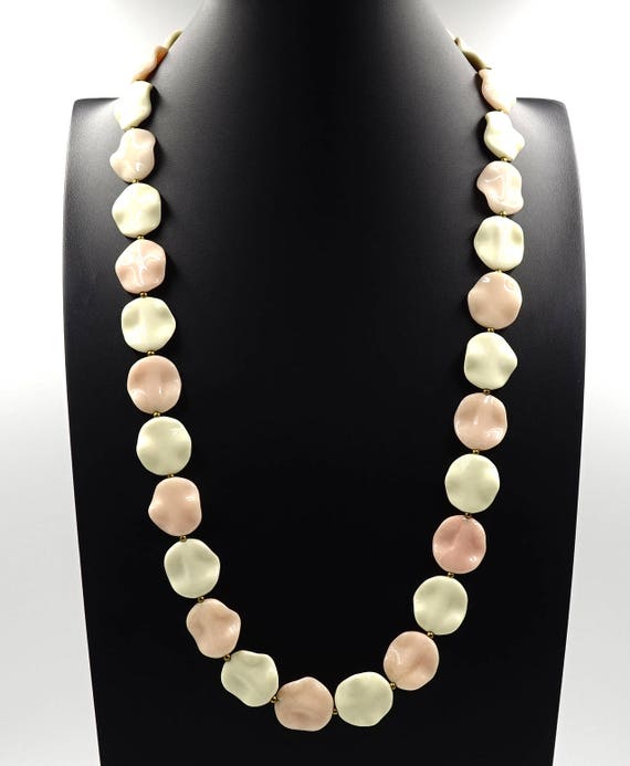 Miriam Haskell Pink And Cream Lucite Wavy Disc Be… - image 3