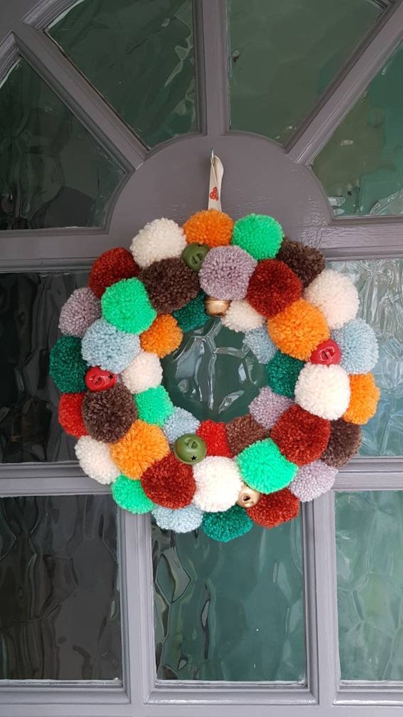 Pompom wreath image 4