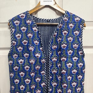 Cotton Quilted Waistcoat Vintage Style Quilted Vest Jackets, V-neck Floral Coat Holidays Gifts Sleeveless Jacket for Women Gifts