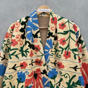 Manteau de veste de broderie à la main Suzani, les femmes portent des vestes dhiver, cadeau de demoiselle dhonneur, veste dhiver, robe kimono Suzani image 2