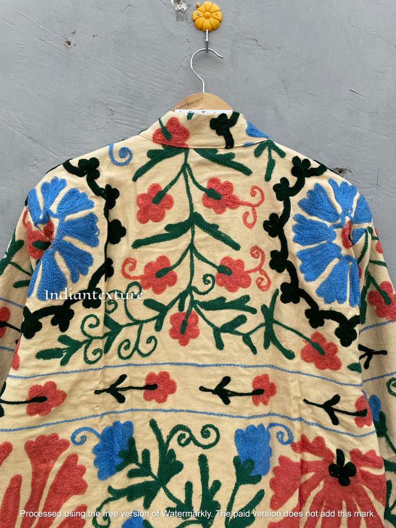 Manteau de veste de broderie à la main Suzani, les femmes portent des vestes dhiver, cadeau de demoiselle dhonneur, veste dhiver, robe kimono Suzani image 9