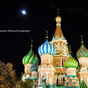Moon Over St. Basil&#39;s