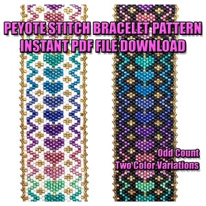 Pode incluir: Duas variações de cor de um padrão de pulseira de ponto peyote. O padrão é para uma pulseira de contagem ímpar. A imagem mostra uma pulseira branca com contas douradas, rosadas, roxas, azuis e verdes e uma pulseira preta com contas douradas, rosadas, roxas, azuis e verdes. O texto "Peyote Stitch Bracelet Pattern Instant PDF File Download" está na parte superior da imagem. O texto "Odd Count" e "Two Color Variations" está na parte inferior da imagem.