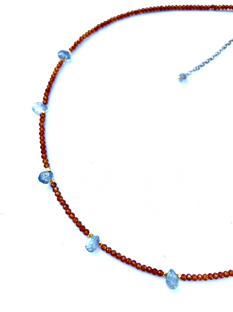Hessonite and labradorite short necklace #chicjewelry #bohochicjewelry #gemstonejewelry 925 sterling silver