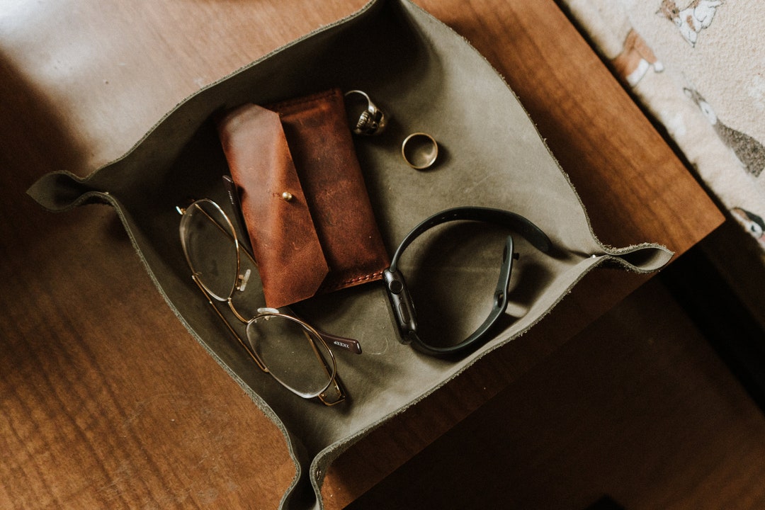 Large Valet Tray, Personalized Leather Catchall, Engraved Tray, Anniversary Desk Organizer, EDC ...