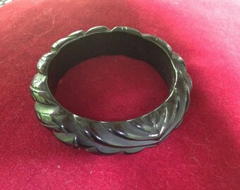 Vintage carved black Bakelite bangle bracelet