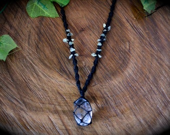 Cristal de quartz clair lingham macramé collier avec pierres précieuses grenat vert bijoux unisexe linhasita cristaux de guérison boho hippie idées cadeaux