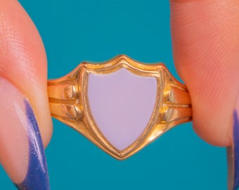 Chunky Antique 18ct Gold Sardonyx Shield Ring, c.1899