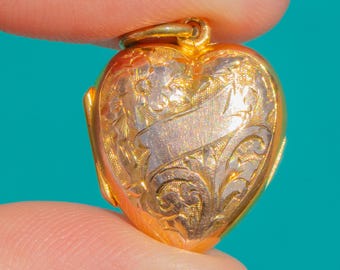 Engraved Solid 9ct Gold Heart Locket c.1914
