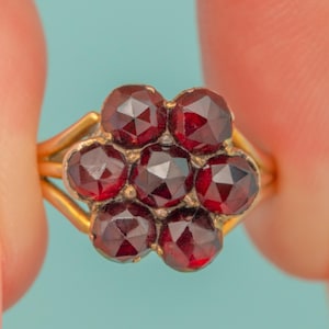 Victorian 9ct Gold Bohemian Garnet Flower Cluster Ring