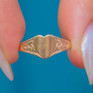 9ct Gold Heart Signet Pinky Ring