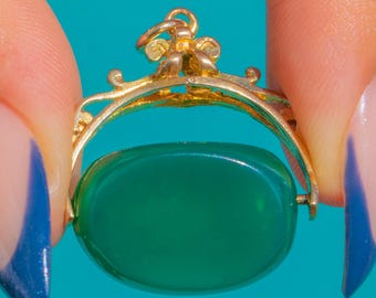 Antique 9ct Gold Chrysoprase Spinner Fob Pendant c.1903