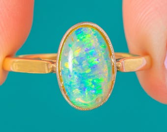 Antique 18ct Gold Opal Cabochon Ring, 1.63ct