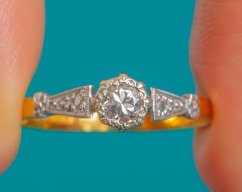 18ct Gold Diamond Solitaire Ring, Diamond Shoulders
