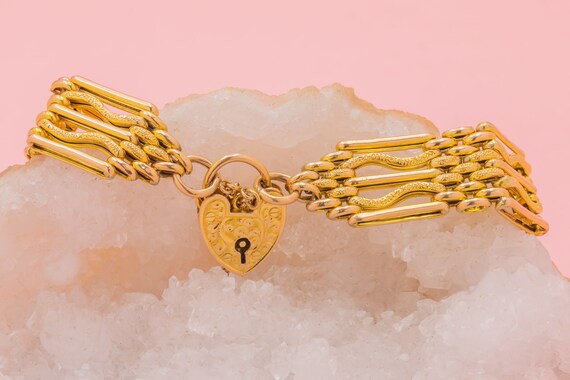Antique 9ct Gold Gate Bracelet, Engraved Heart Pa… - image 9