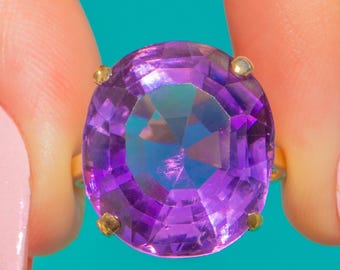 9ct Gold 20.00ct Amethyst Solitaire Cocktail Ring