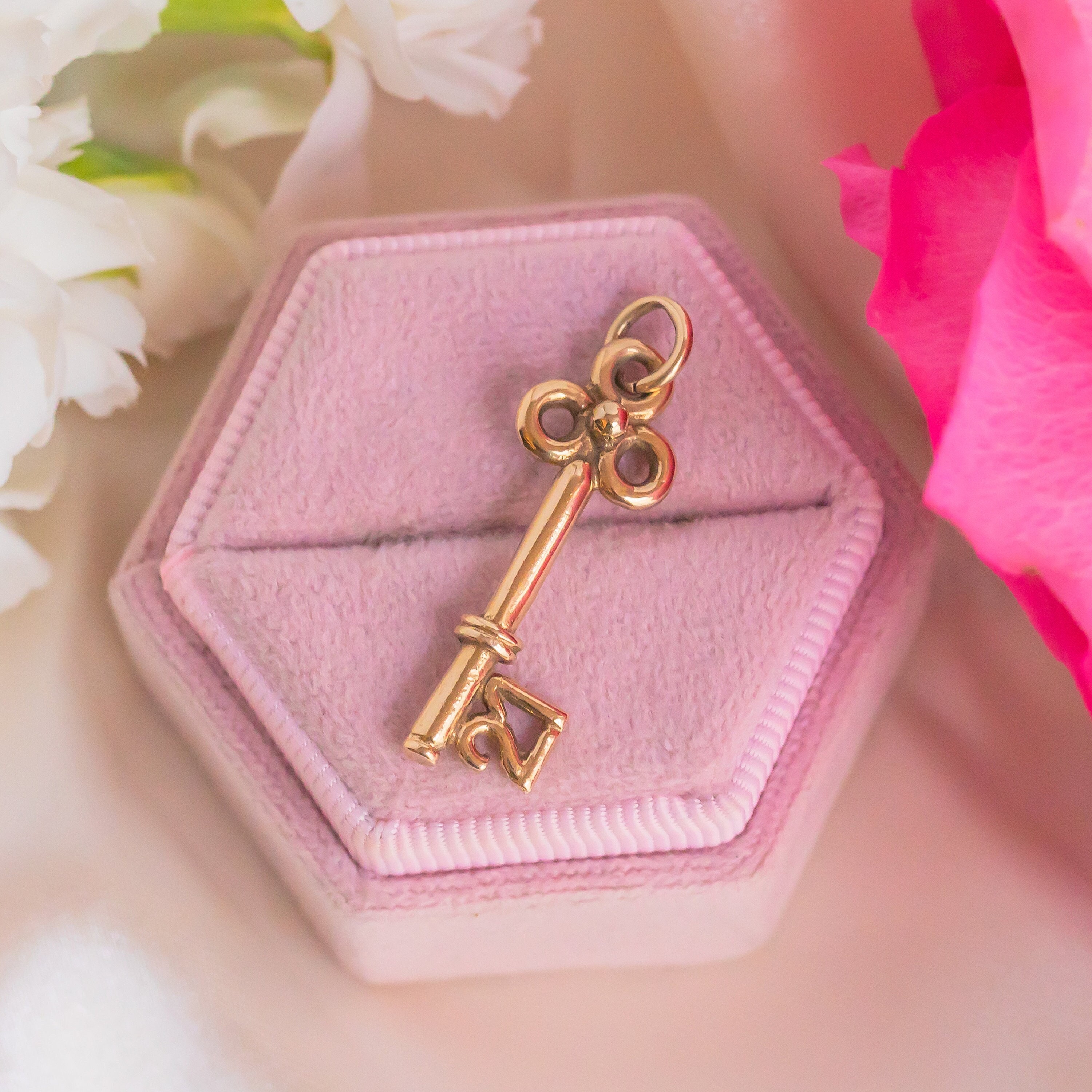 21st key 2024 pendant gold