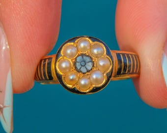 18ct Gold Carved Agate Forget-Me-Not Flower, Black Enamel, Natural Pearl Mourning Ring