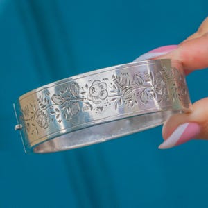Victorian Aesthetic Silver Engraved Roses Bangle, c.1885