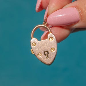 Large Antique 9ct Gold Heart Padlock Pendant