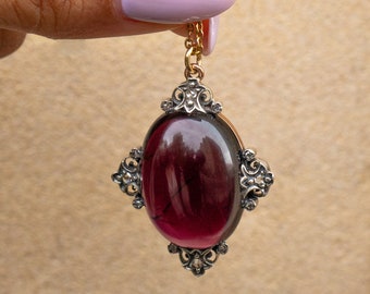 Victorian Garnet Cabochon Rose-Cut Diamond Pendant, 38.00ct.