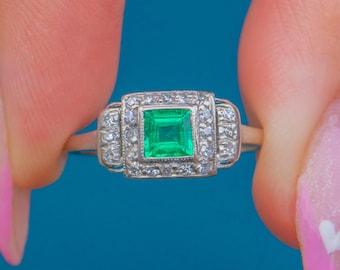 Platinum Art Deco Emerald & Diamond Ring