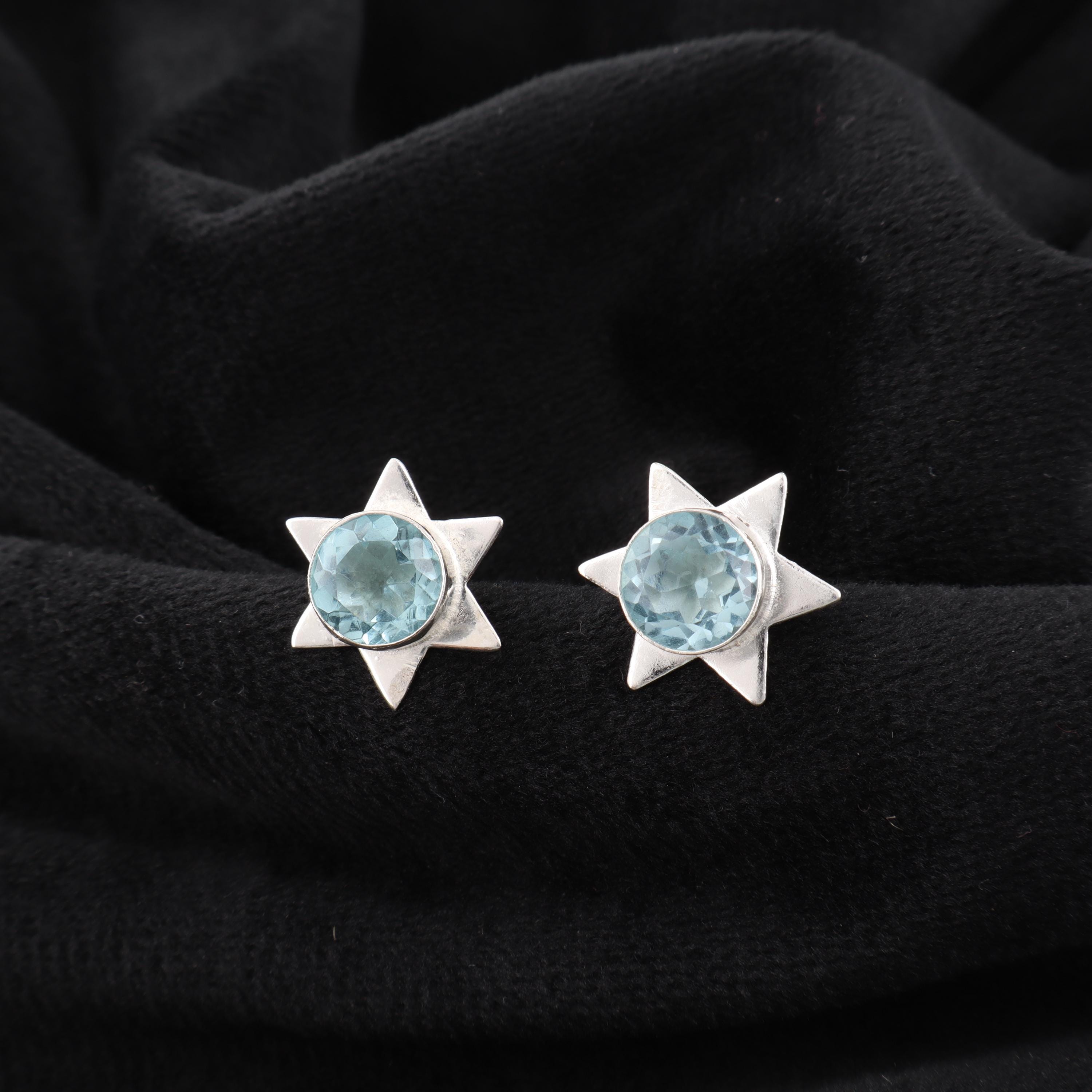 LEO”スタッズピアス(wink)/シルバー925 | LION HEART STORE｜ライオンハート・LHME公式通販【メンズシルバー アクセサリー・レディースジュエリー｜ギフト・ペアアクセ対応】 Qings かわいい動物のスタッドイヤリング - スターリングシルバー 925トンボイヤリング フィッシュスタッド ティーンガールズ