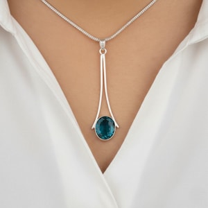 Blå Apatit Ädelstensdroppehänge | 925 Sterling Silver | Handgjort Halsband med Blå Apatit | Unik Gåva till Henne