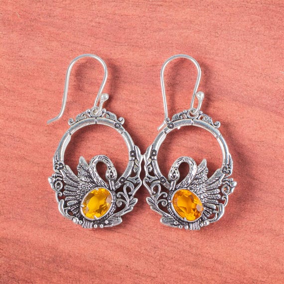 Boucles d'oreilles citrine sur or jaune 18k. Bijoux anciens
