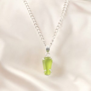 Coffin Shape Unique Peridot Gemstone Pendant, 925 Solid Sterling Silver Handmade Jewelry, Bridesmaid Gift For Her, Daily Wear Chain Pendant