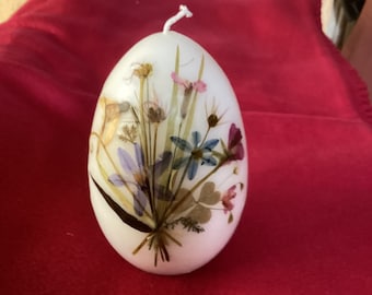 Egg candle with real FLOWERS 12 x 8 cm