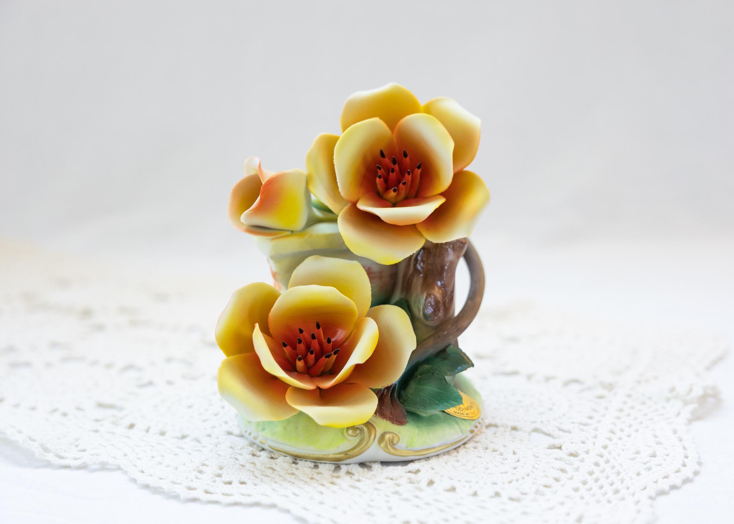 カポディモンテ　イタリア製 陶器置物　商品タグ付き カポディモンテ 陶器花台 イタリア製