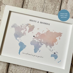 Benutzerdefinierte zwei verbundene Orte Herzdruck, personalisierte Aquarell Weltkarte Kunst, Fernfreundschaft Beziehung Geschenk, Städte Länder