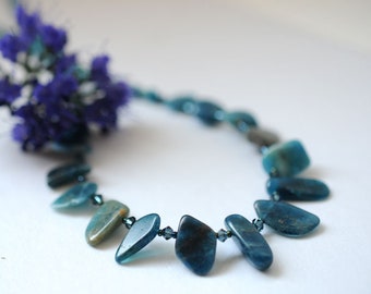 Gemstone necklace with kyanite and apatite