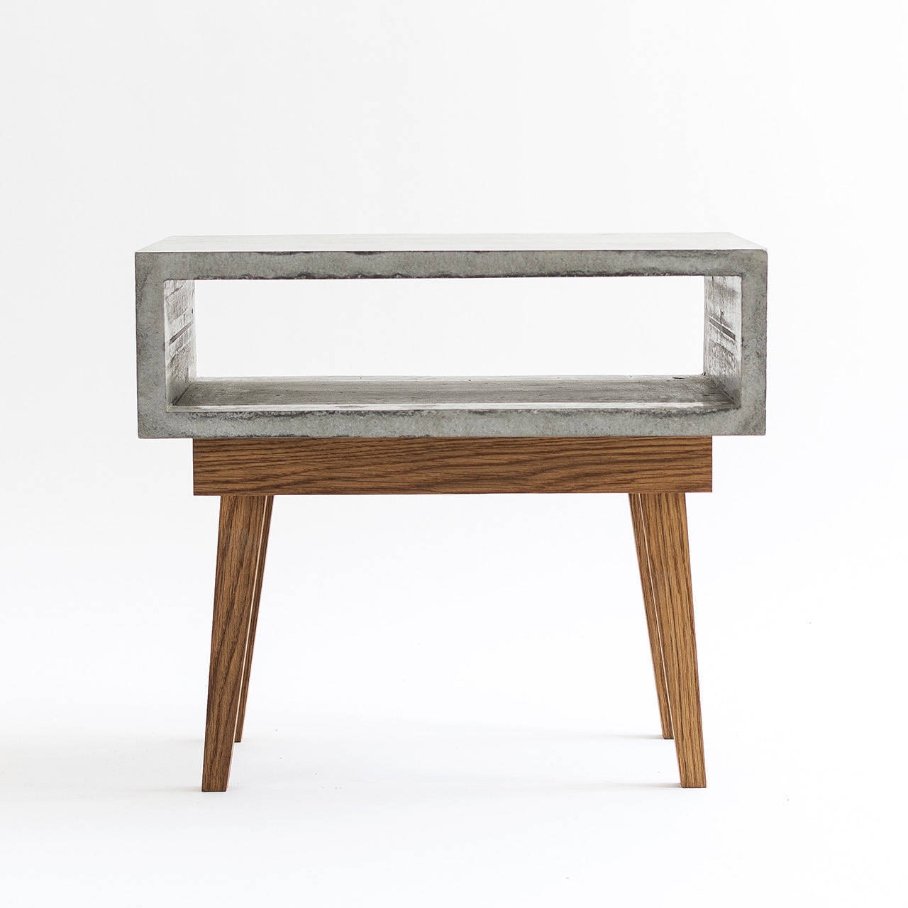 Table De Chevet En Béton Avec Pieds Chêne Massif, Organiseur Table Chevet, Bout Moderne, D'appoint Design Scandinave