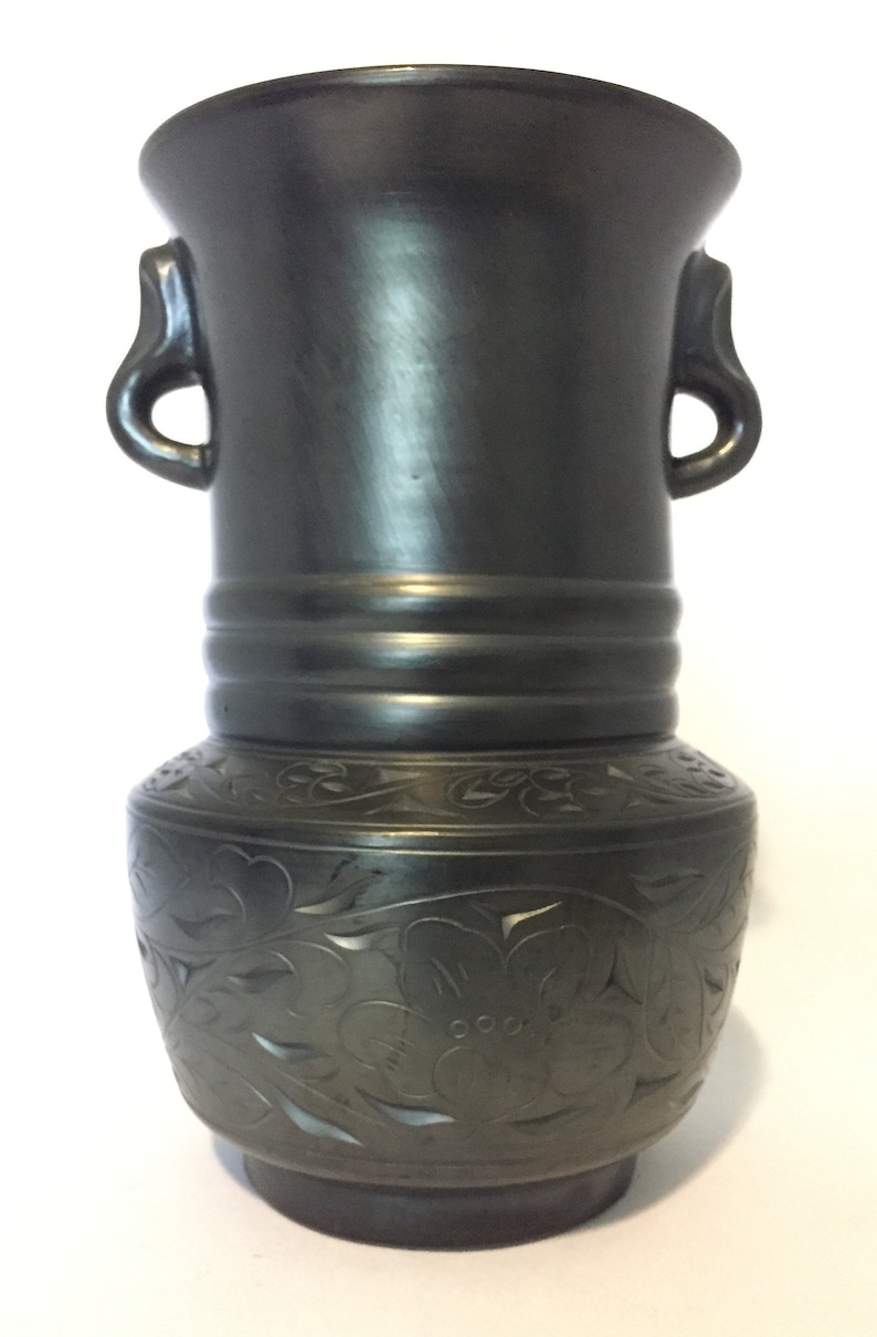 Barro Negro Oaxaca Vase Hand Modeled and Hand Carved