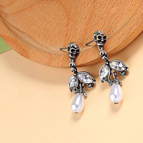 quirky vintage style jewellery