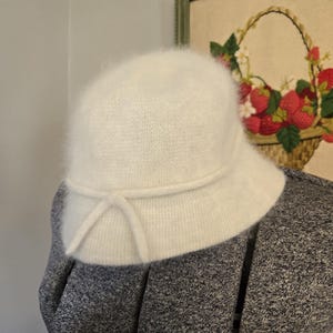 Vintage Y2K White Angora Bunny Blend Fuzzy Bucket‎ Hat One Size Rare Vintage Kangol Ivory Fuzzy Angora Fur Y2k Large Bucket  main image 2