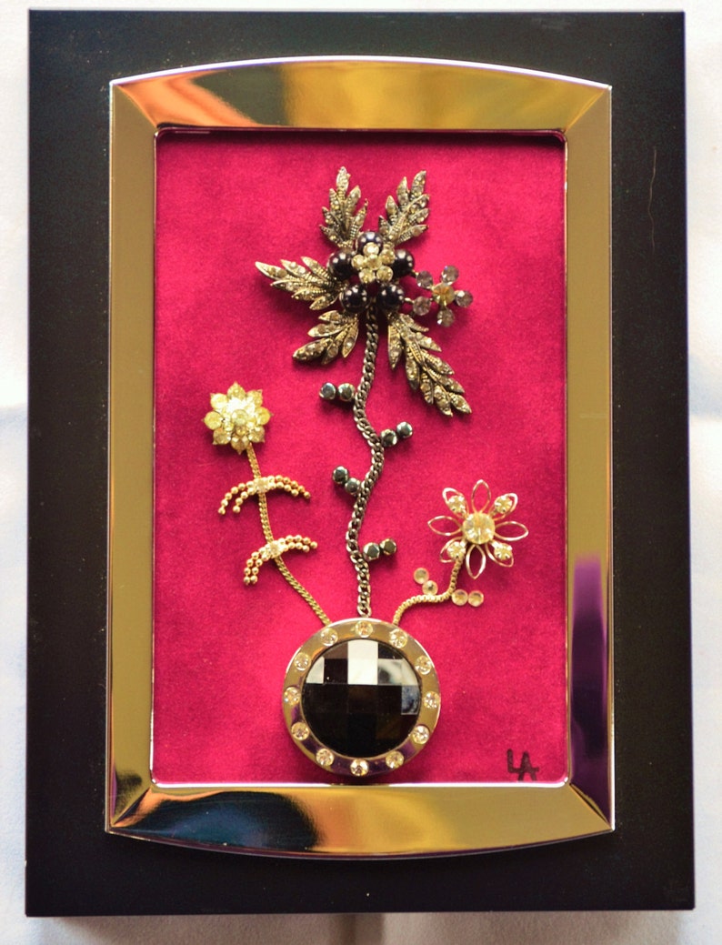 Vintage Framed Jewelry Art Home Decor Family Heirloom Art