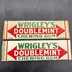 LOT Of 2 Advertising chewing GUM STICKS with wrapper label - Wrigley’s 1900&#39;s