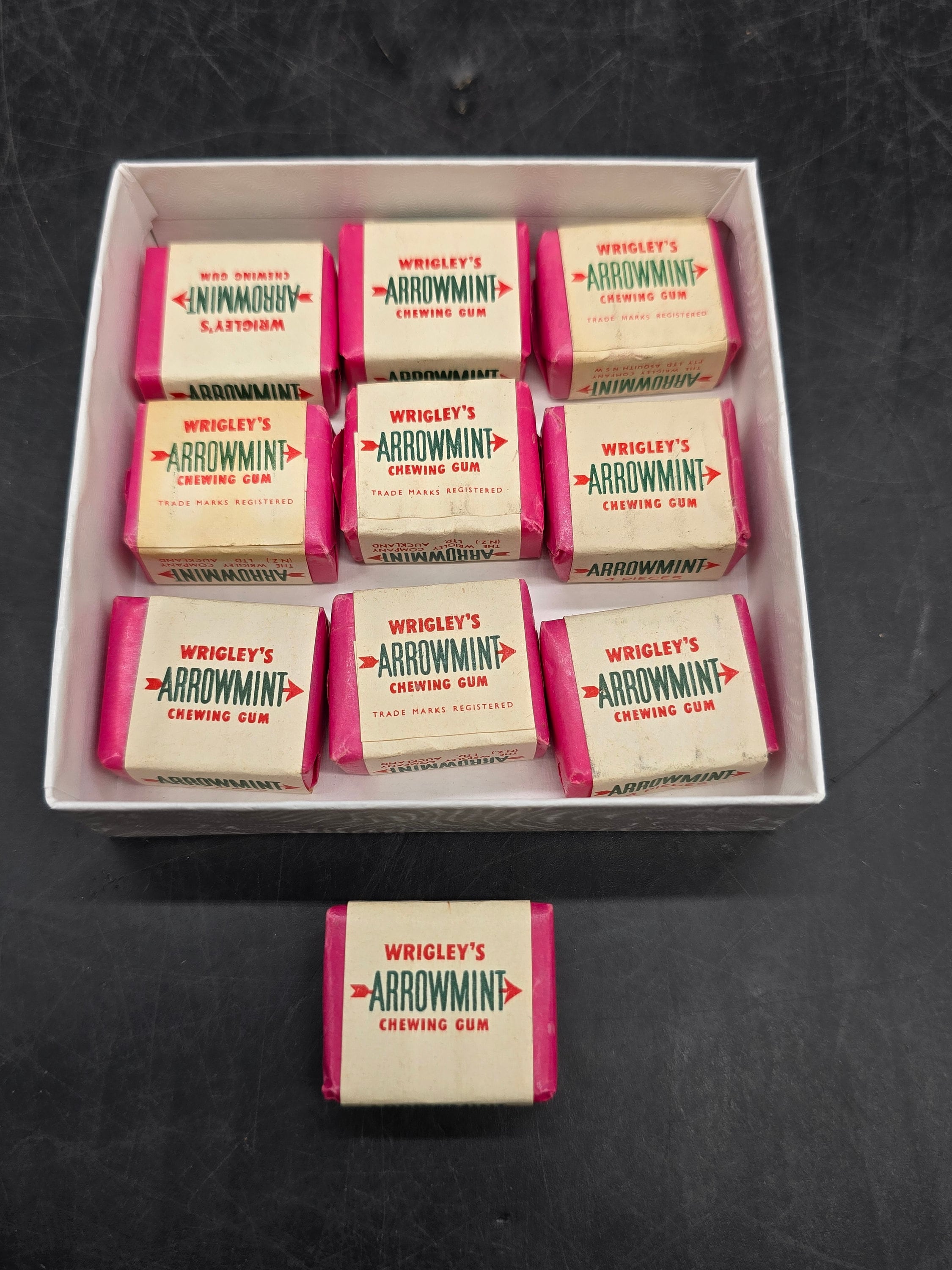 Advertising Wrigley's Arrowmint Chewing GUM STICKS With Wrappers
