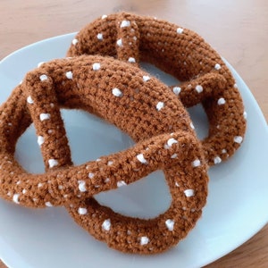 2 pretzels for the children's kitchen/shop