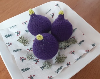 3 figs crocheted - children's kitchen/children's shop