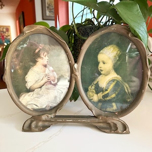 Double Oval Frame, Victorian Framed Art