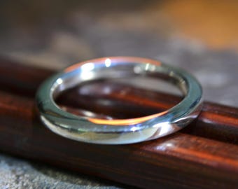 Pure and simple silver band / hand made / one of a kind