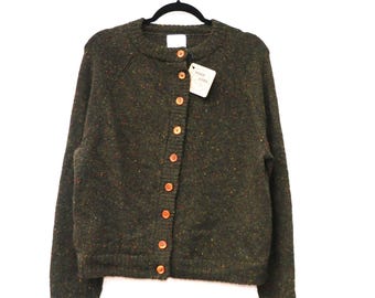 Cardigan de lã merino feito à mão: malha verde irlandesa, tamanho médio