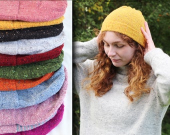 BIRDGIRL Pure Merino Wool Beanie Hat, handgemaakt op bestelling in Ierland, Wintergarderobe nietjes, warm en gezellig breigoed, 50 kleuren